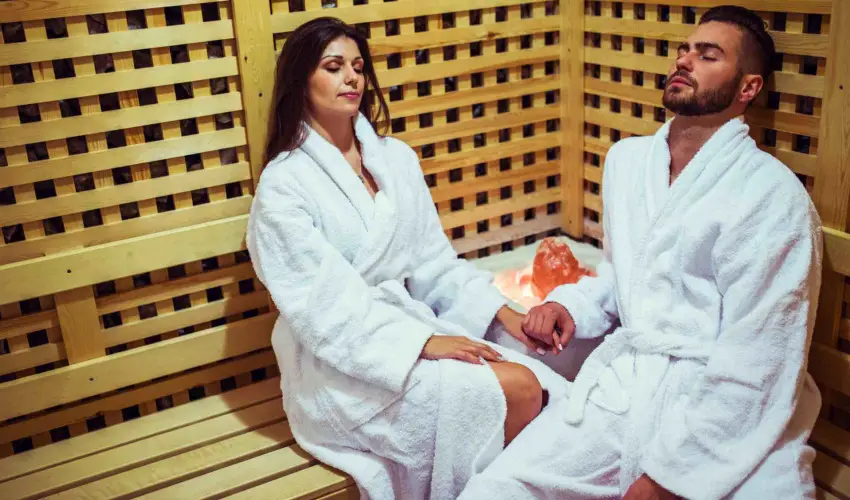 Hotel Vikt�ria S�rv�r - Augusztus 20. (min. 2 �j)