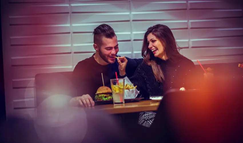 Hotel Vikt�ria S�rv�r - Augusztus 20. (min. 2 �j)