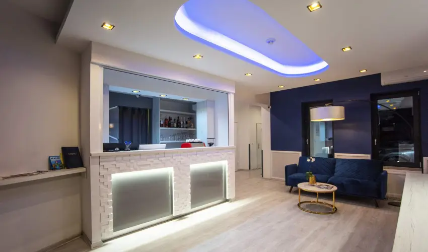 Hotel Vikt�ria S�rv�r - Augusztus 20. (min. 2 �j)