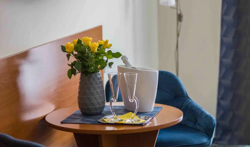 Hotel Vikt�ria S�rv�r - Augusztus 20. (min. 2 �j)