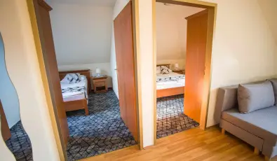 Hotel Vikt�ria S�rv�r