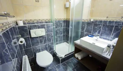 Hotel Vikt�ria S�rv�r