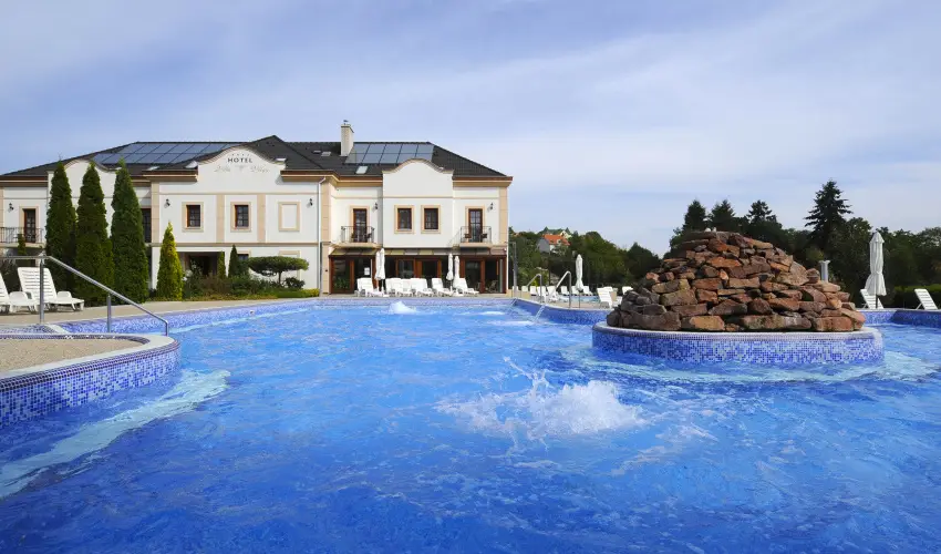 Hotel Villa V�lgy Eger - Augusztus 20. (min. 3 �j)