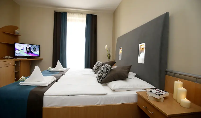 Hotel Villa V�lgy Eger - Augusztus 20. (min. 3 �j)