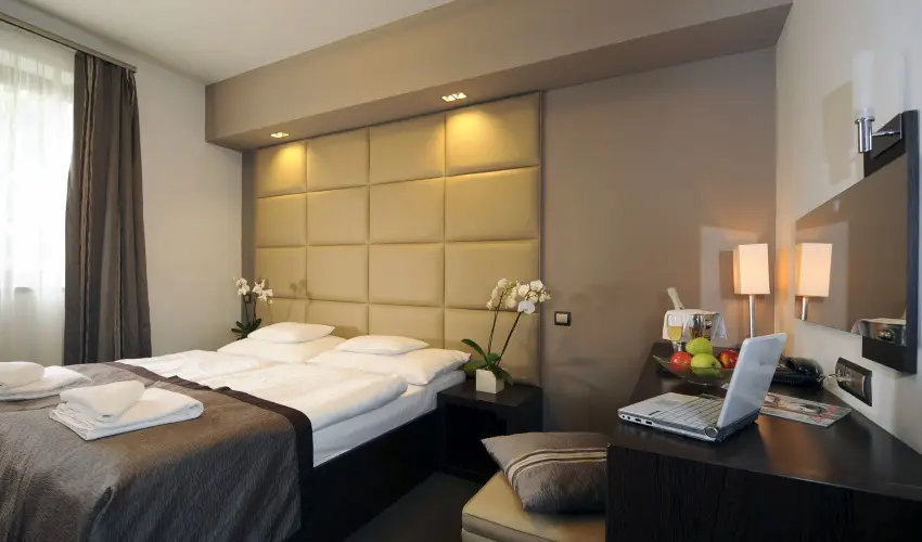 Hotel Villa V�lgy Eger - Augusztus 20. (min. 3 �j)