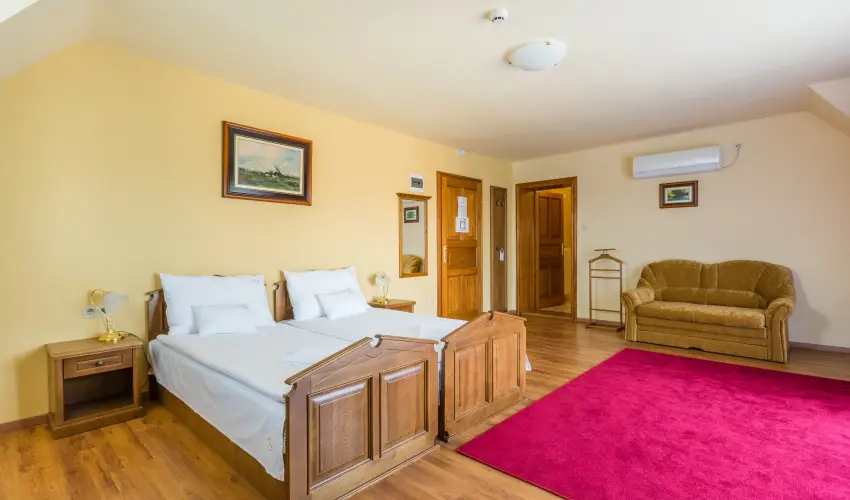 Hotel Vinum Wellness �s Konferencia Hotel Kisk�r�s - Augusztus 20.