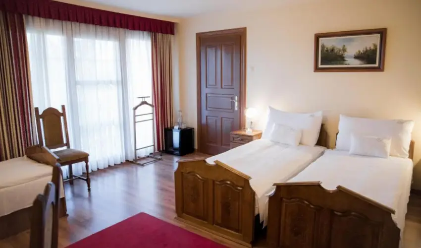 Hotel Vinum Wellness �s Konferencia Hotel Kisk�r�s - Augusztus 20.