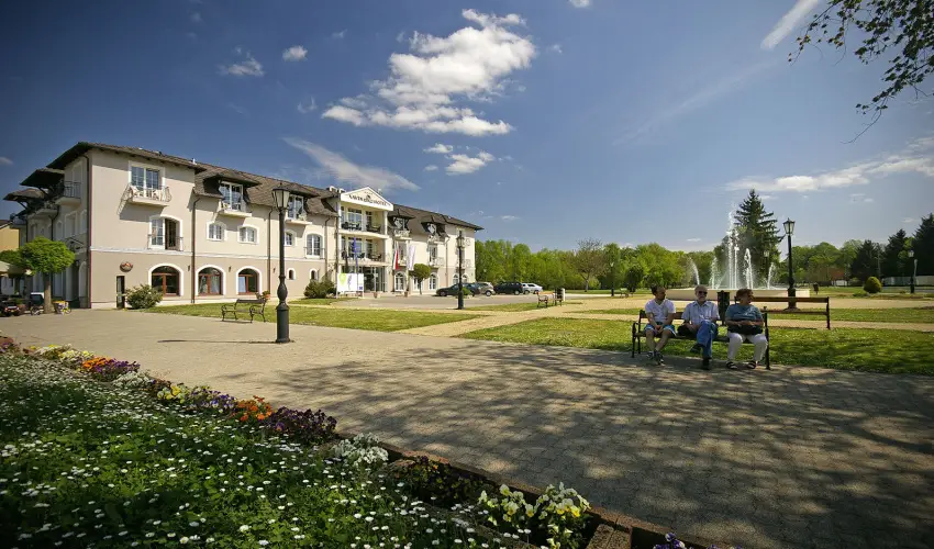 Hotel Xavin Hark�ny - Augusztus 20.