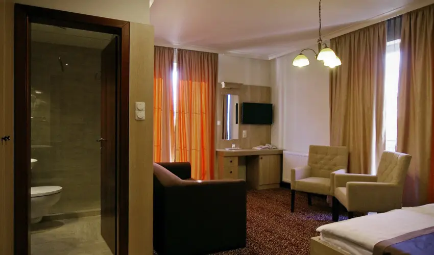 Hotel Xavin Hark�ny - Augusztus 20.