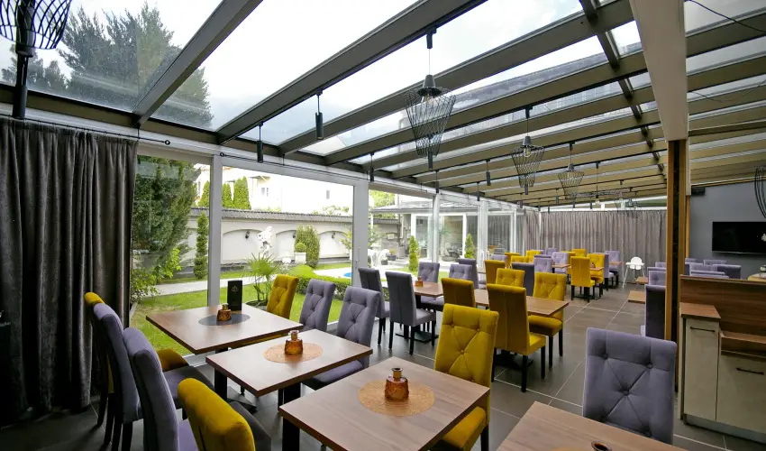 Hotel Xavin Hark�ny - Augusztus 20.