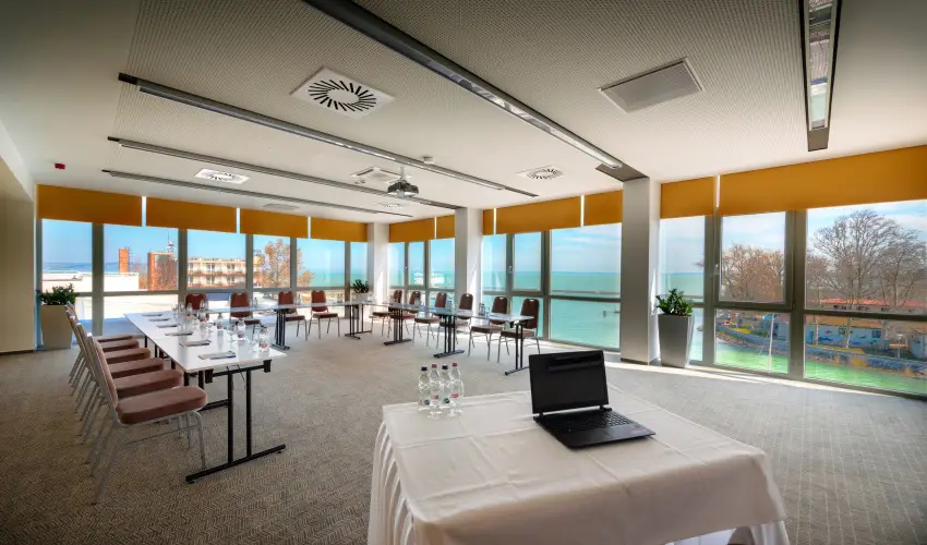 Hotel Yacht Wellness & Business Si�fok - Augusztus 20. (min. 3 �j)