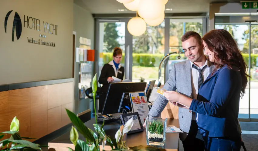 Hotel Yacht Wellness & Business Si�fok - Augusztus 20. (min. 3 �j)