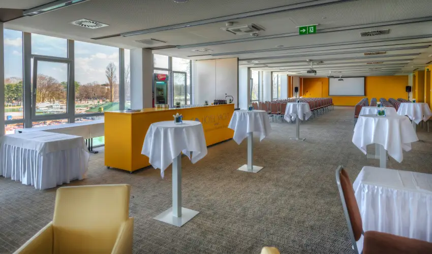 Hotel Yacht Wellness & Business Si�fok - Augusztus 20. (min. 3 �j)