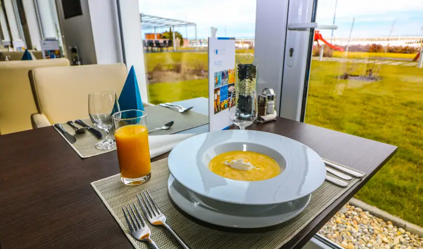 Hotel Yacht Wellness & Business Si�fok - Augusztus 20. (min. 3 �j)