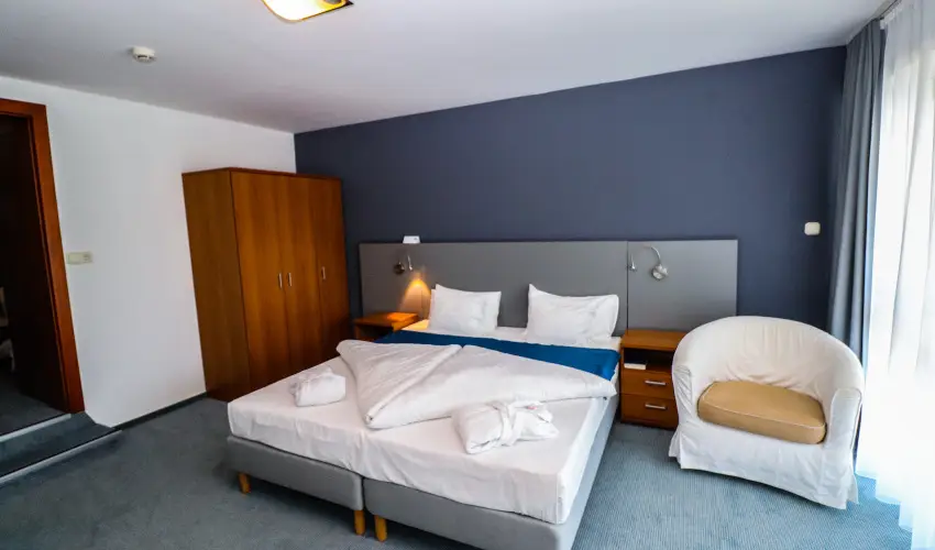 Hotel Yacht Wellness & Business Si�fok - Augusztus 20. (min. 3 �j)