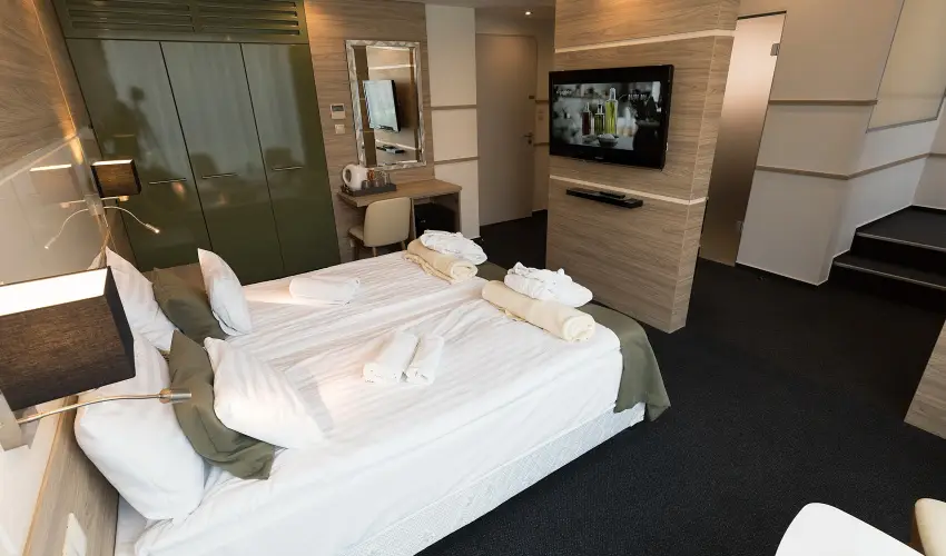 Hotel Zena Hvz - Augusztus 20. (min. 3 j)