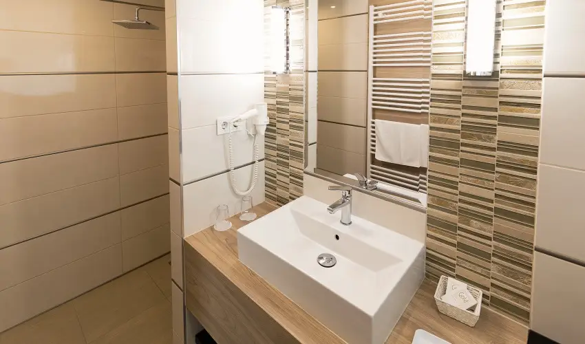 Hotel Zena Hvz - Augusztus 20. (min. 3 j)