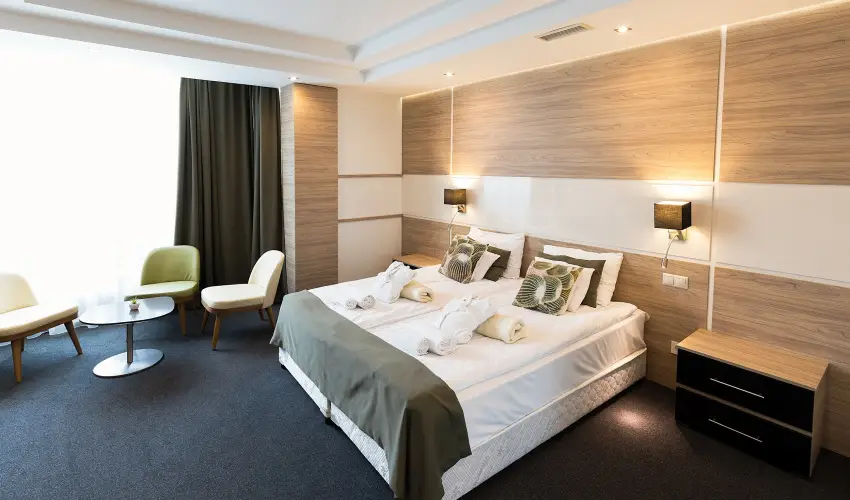 Hotel Zena Hvz - Augusztus 20. (min. 3 j)