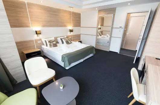 Hotel Zena - Augusztus 20. (min. 3 j)