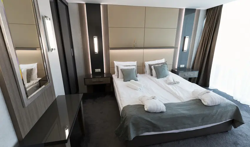 Hotel Zena Hvz - Augusztus 20. (min. 3 j)