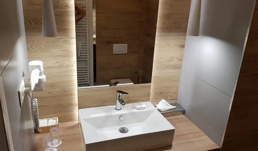 Hotel Zena Hvz - Augusztus 20. (min. 3 j)