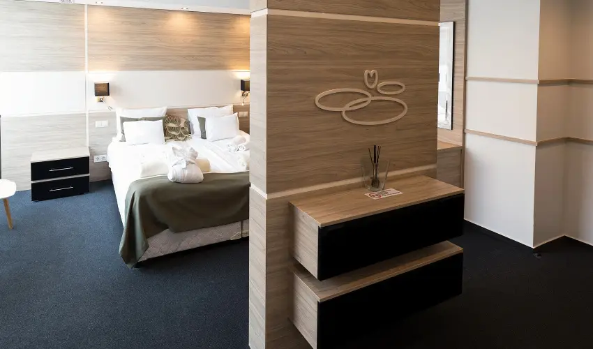 Hotel Zena Hvz - Augusztus 20. (min. 3 j)