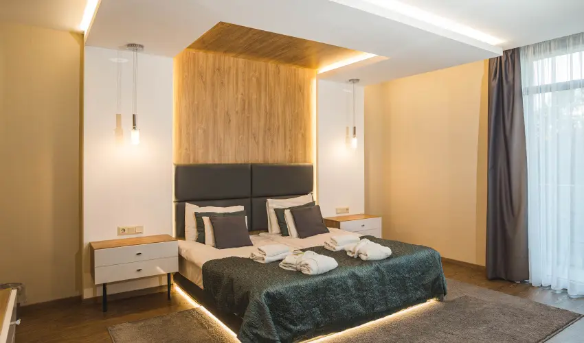 Hotel Zena Hvz - Augusztus 20. (min. 3 j)