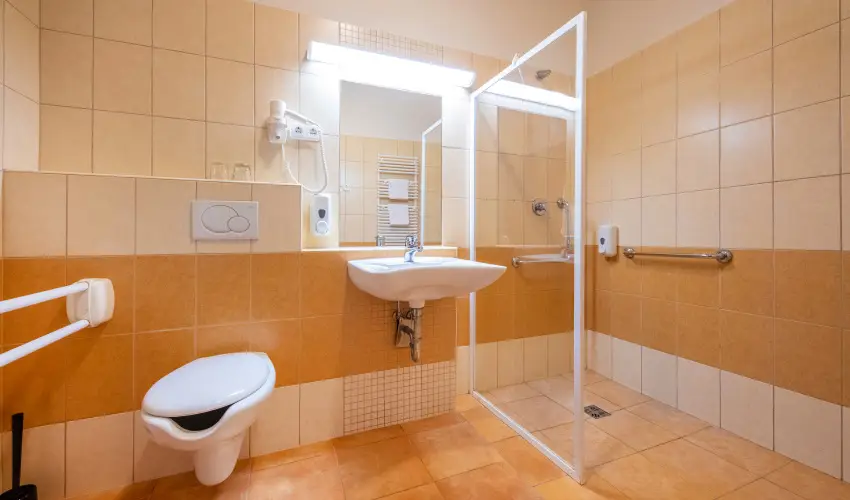 Hotel Anna Villa Balatonfldvr - Augusztus 20. (min. 2 j)