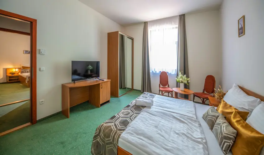 Hotel Anna Villa Balatonfldvr - Augusztus 20. (min. 2 j)