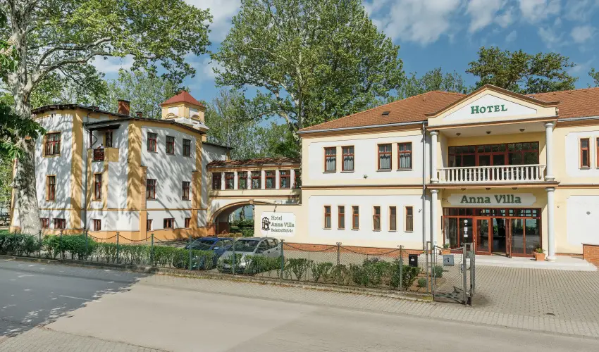 Hotel Anna Villa Balatonfldvr - Augusztus 20. (min. 2 j)