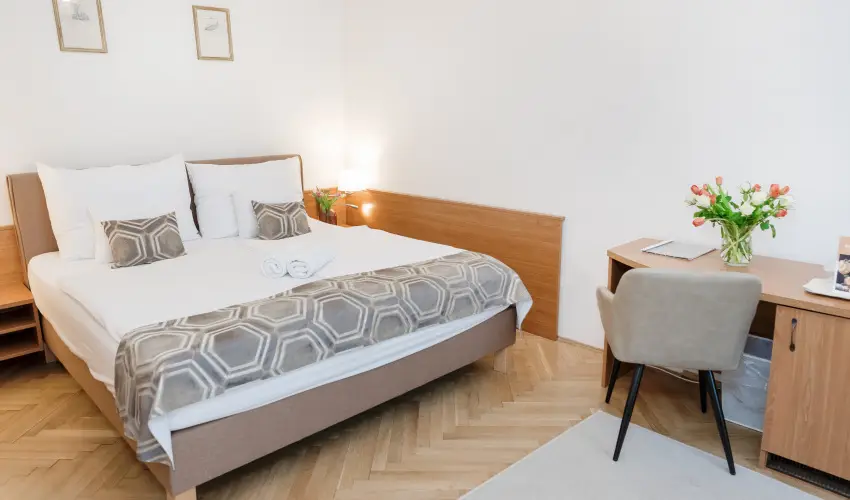 Hotel Anna Villa Balatonfldvr - Augusztus 20. (min. 2 j)