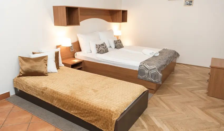 Hotel Anna Villa Balatonfldvr - Augusztus 20. (min. 2 j)