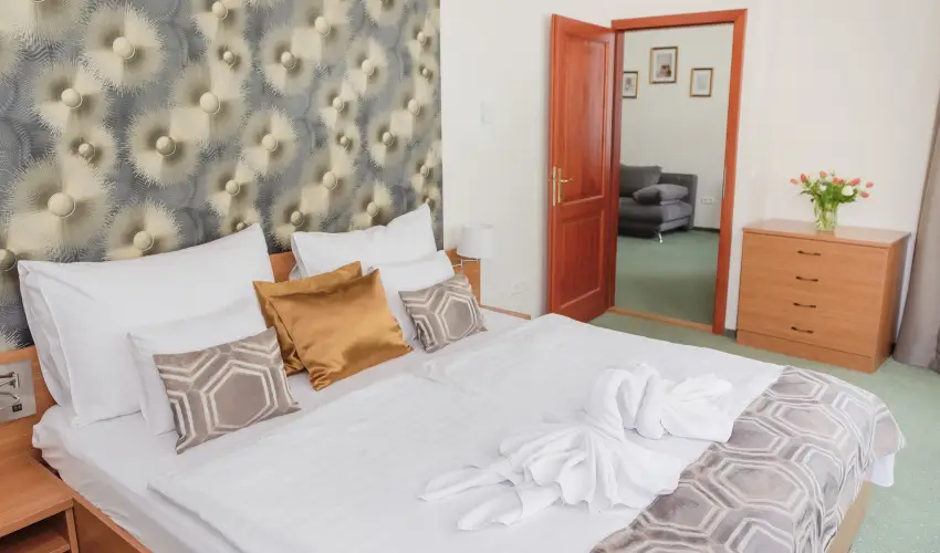 Hotel Anna Villa Balatonfldvr - Augusztus 20. (min. 2 j)