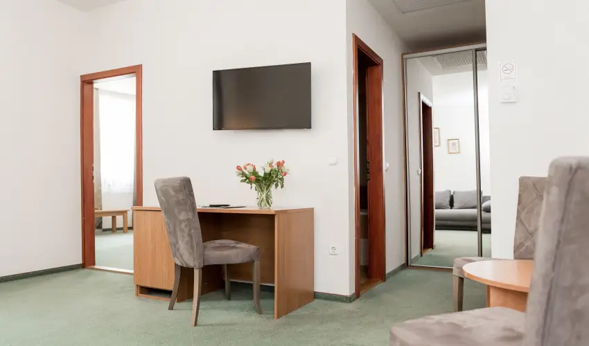 Hotel Anna Villa Balatonfldvr - Augusztus 20. (min. 2 j)