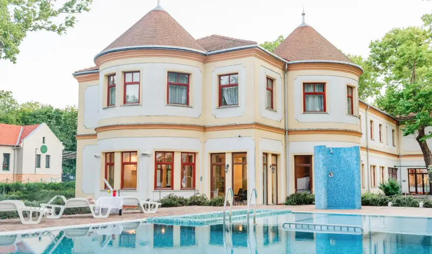 Hotel Anna Villa Balatonfldvr - Augusztus 20. (min. 2 j)