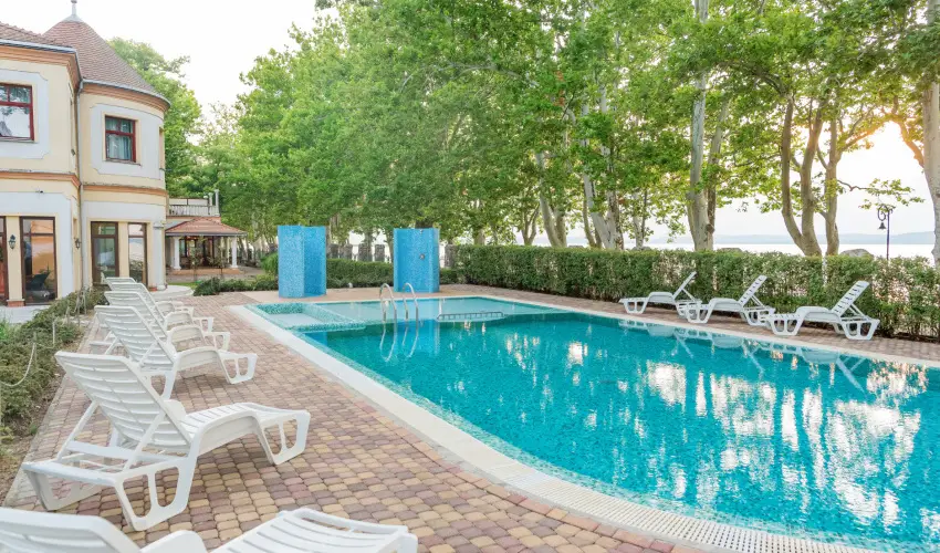 Hotel Anna Villa Balatonfldvr - Augusztus 20. (min. 2 j)