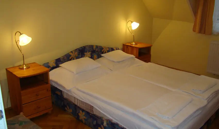 Therm�l Apartmanh�z Kom�rom - Augusztus 20.