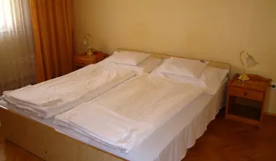 Therm�l Apartmanh�z Kom�rom