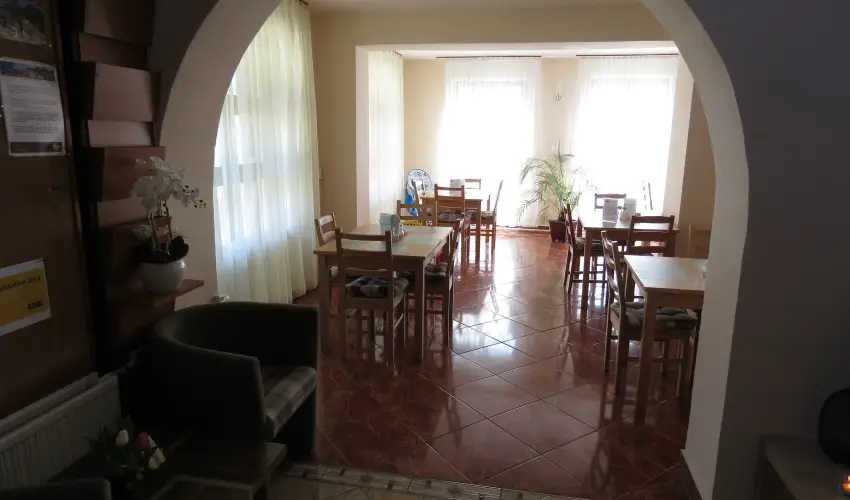 Therm�l Apartmanh�z Kom�rom - Augusztus 20.