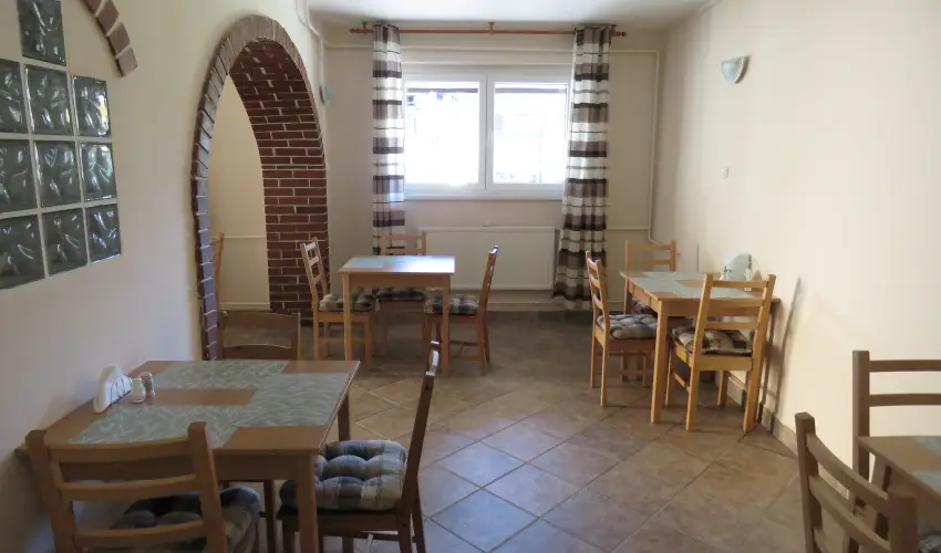 Therm�l Apartmanh�z Kom�rom - Augusztus 20.