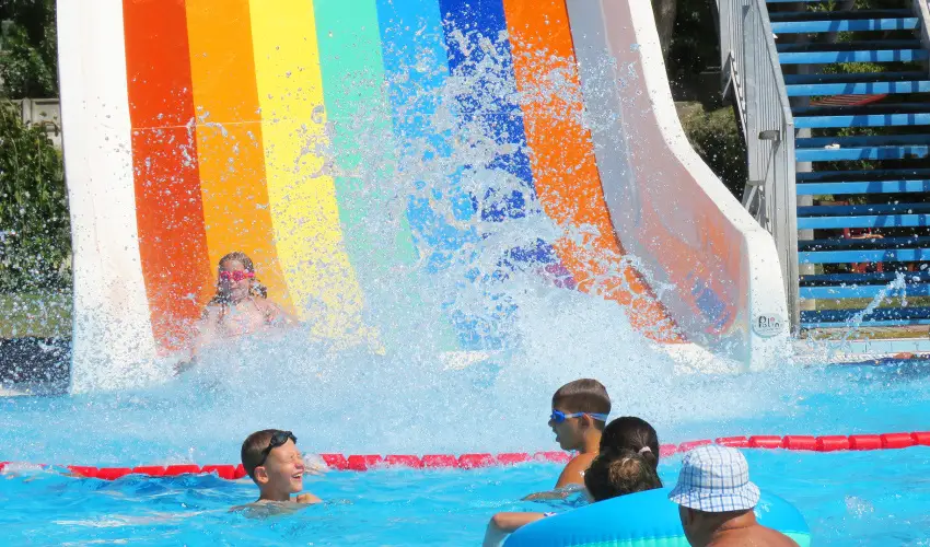 Therm�l Apartmanh�z Kom�rom - Augusztus 20.