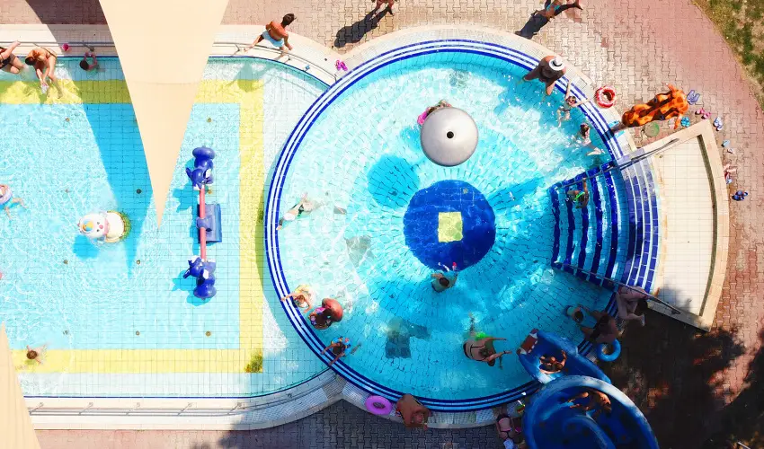 Therm�l Apartmanh�z Kom�rom - Augusztus 20.