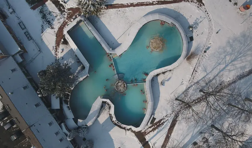 Therm�l Apartmanh�z Kom�rom - Augusztus 20.