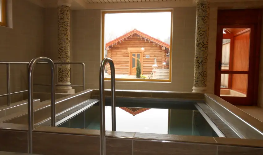 Therm�l Apartmanh�z Kom�rom - Augusztus 20.