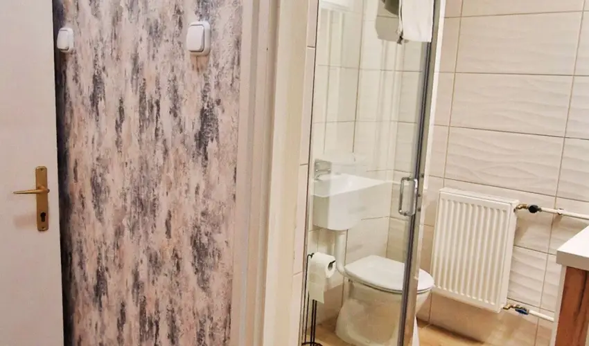 Therm�l Apartmanh�z Kom�rom - Augusztus 20.