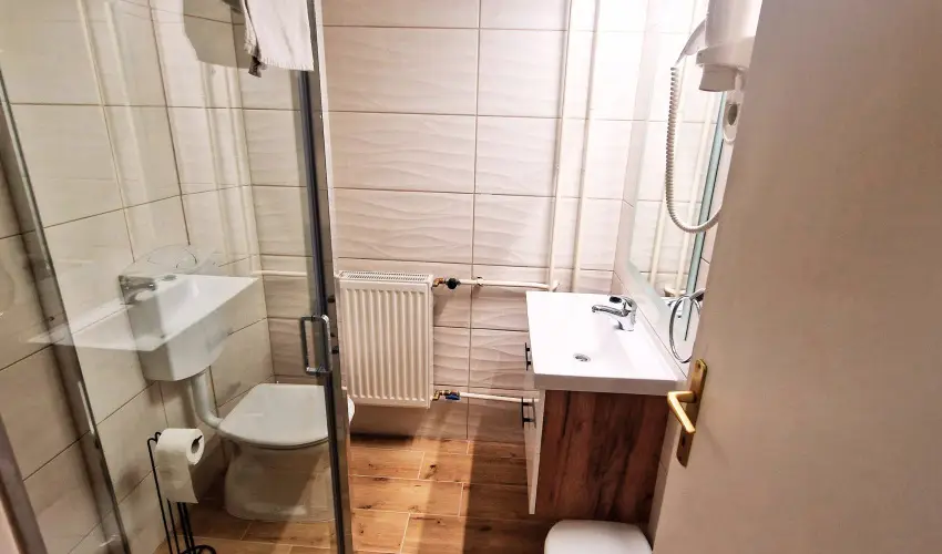 Therm�l Apartmanh�z Kom�rom - Augusztus 20.