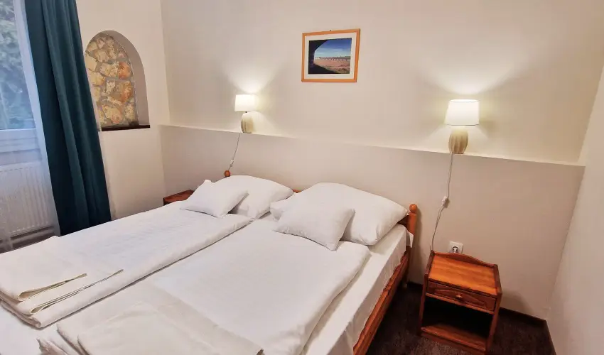 Therm�l Apartmanh�z Kom�rom - Augusztus 20.