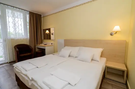 Hotel Hforrs - Augusztus 20. (min. 2 j)