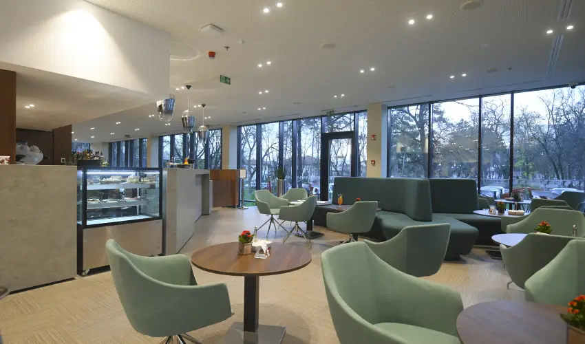 Hunguest Hotel S�st� Ny�regyh�za - S�st� - Augusztus 20. (min. 5 �j)