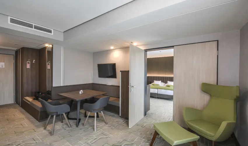 Hunguest Hotel S�st� Ny�regyh�za - S�st� - Augusztus 20. (min. 5 �j)